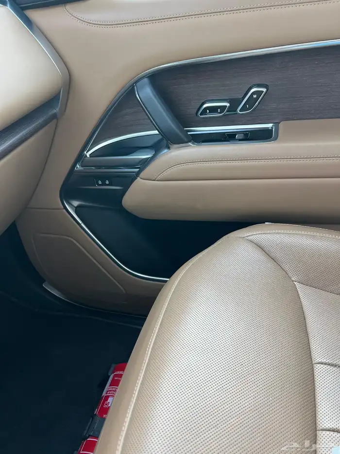 رنج روفر فئة SE 2023 6