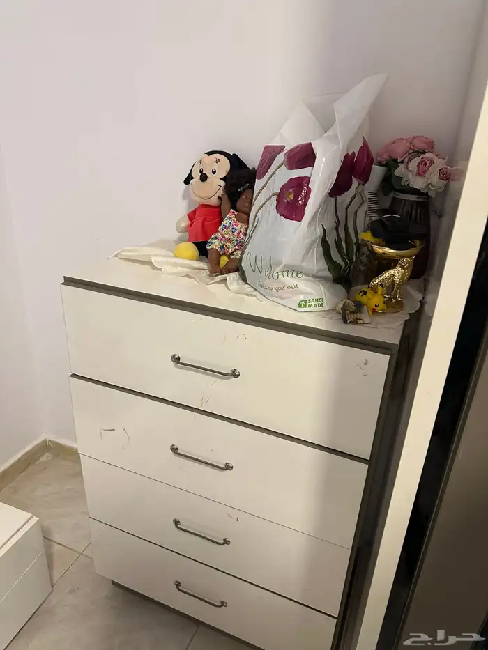 غرفت نوم وكنب وفرن ومايكرويف للبيع 1