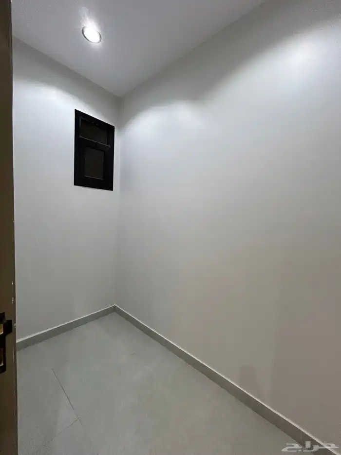 للبيع روف علوي بدرج داخلي وخارجي بسعر مناسب 650الف 10