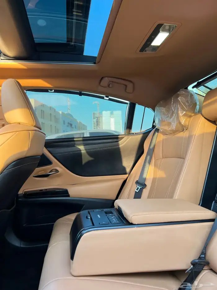 لكزس 2023 es350 فل كامل DD سعودي 19