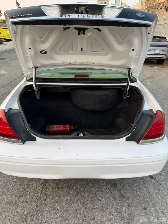 فورد فكتوريا ممشى قليل 2011 8