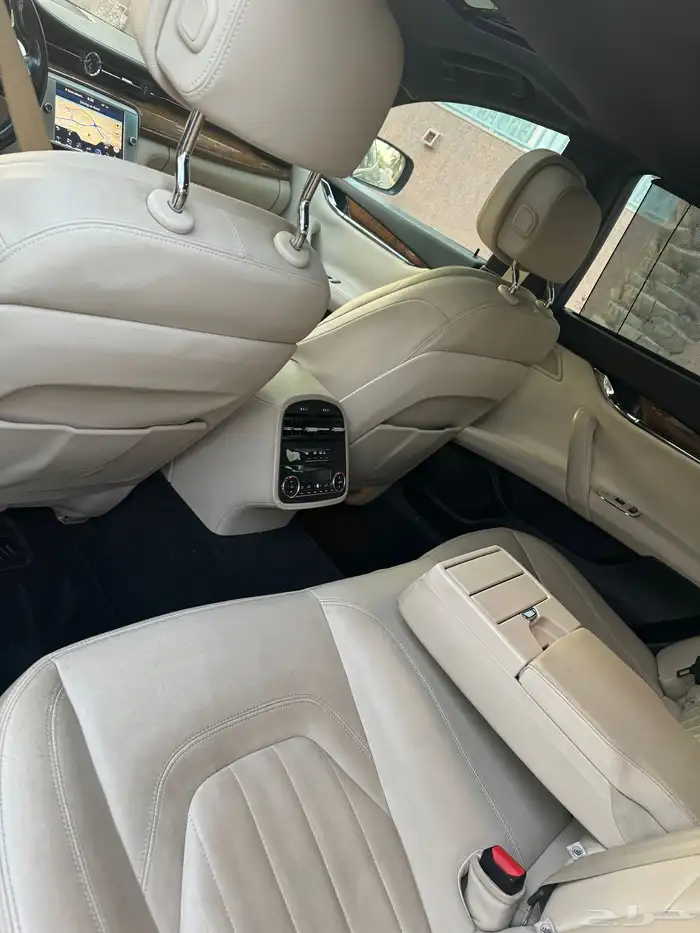 للبيع مازيراتي كواترو موديل 2016 فيها دقة خفيفة مصدوم 13