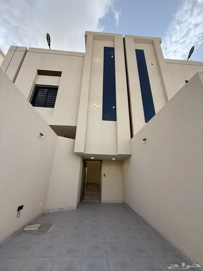 للبيع ارواف علويه وارواف ارضيه ببايكة سياره ف شمال الخميس 28