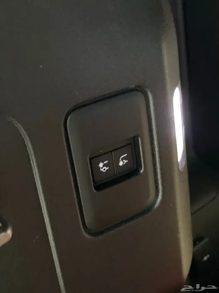 لاندروفر ديفندر X110 خليجي 2021 شبه جديد 24