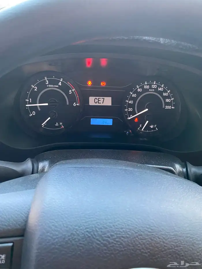 تويوتا هايلوكس ديزل قير عادي دبل 2025 6