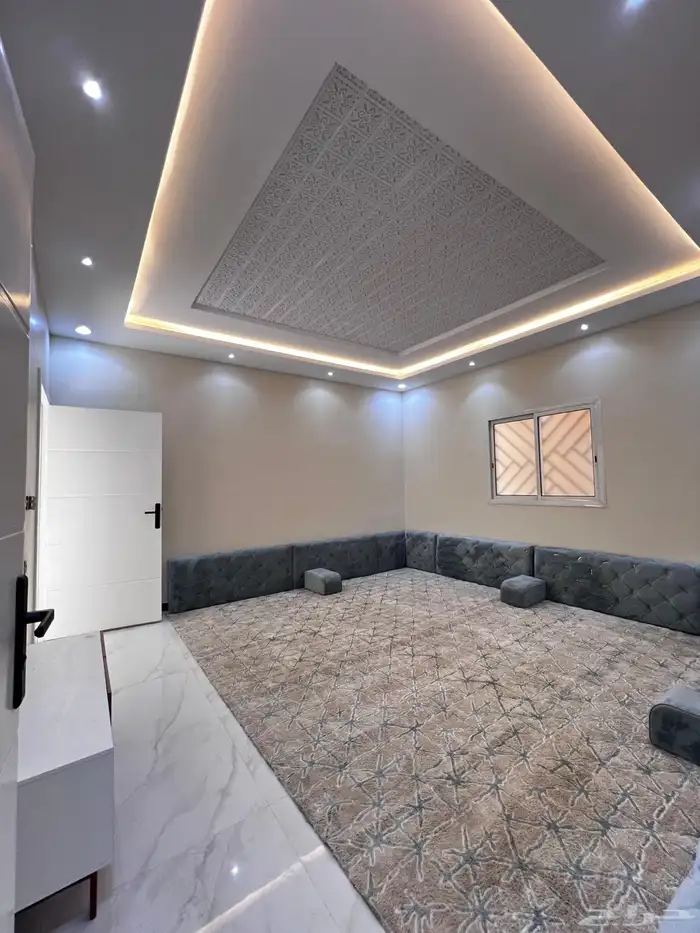 فيلا للإيجار بحي القادسيه 4