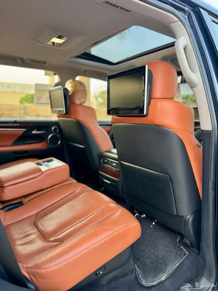 للبيع جيب لكزس 2016 ((DD))(بريمي) ((نظيف جدا )) 44