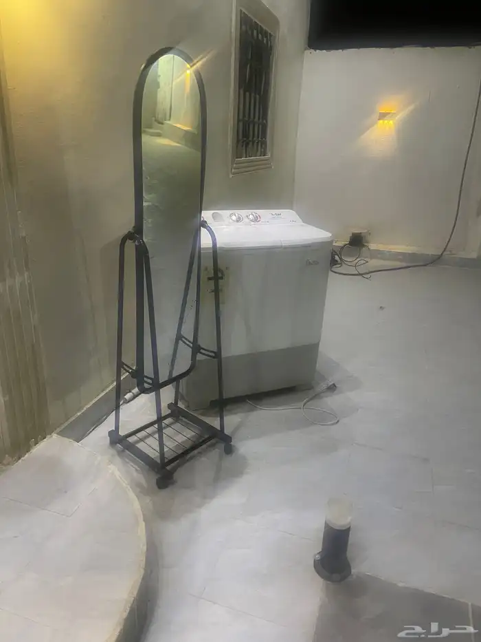 غسالة ومكنسة ومرايه مستعمله للبيع 0