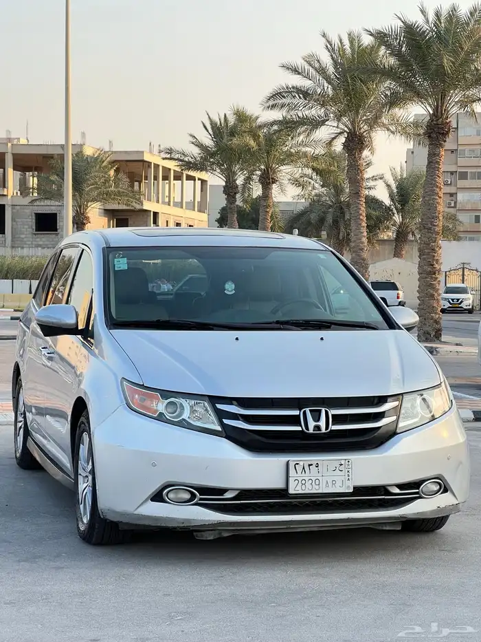 هوندا اوديسي فل كامل موديل 2014 26