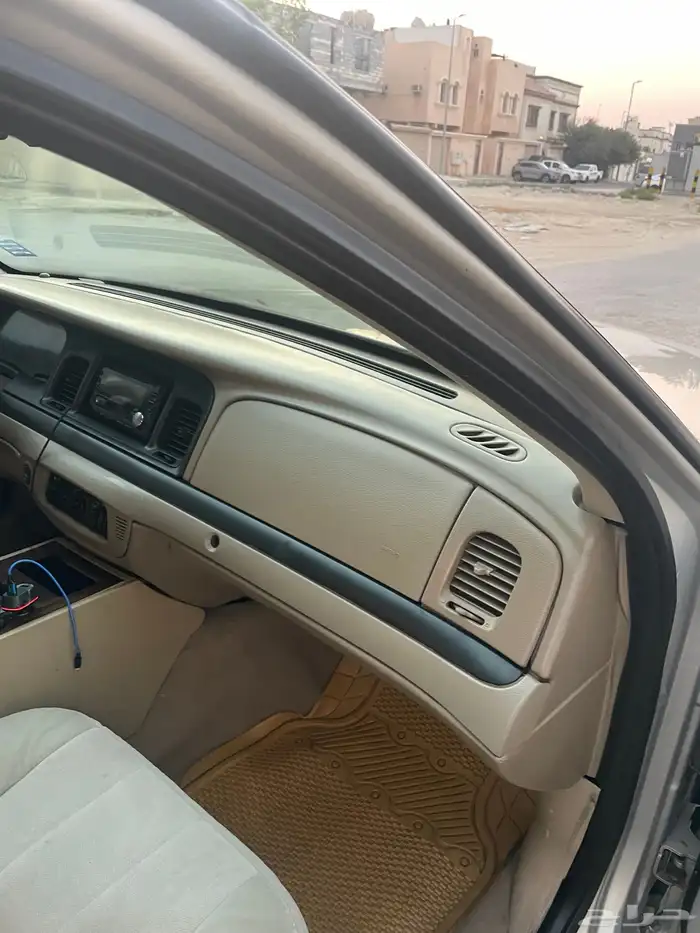 فورد كروان فكتوريا 2008 سعودي سمني 13