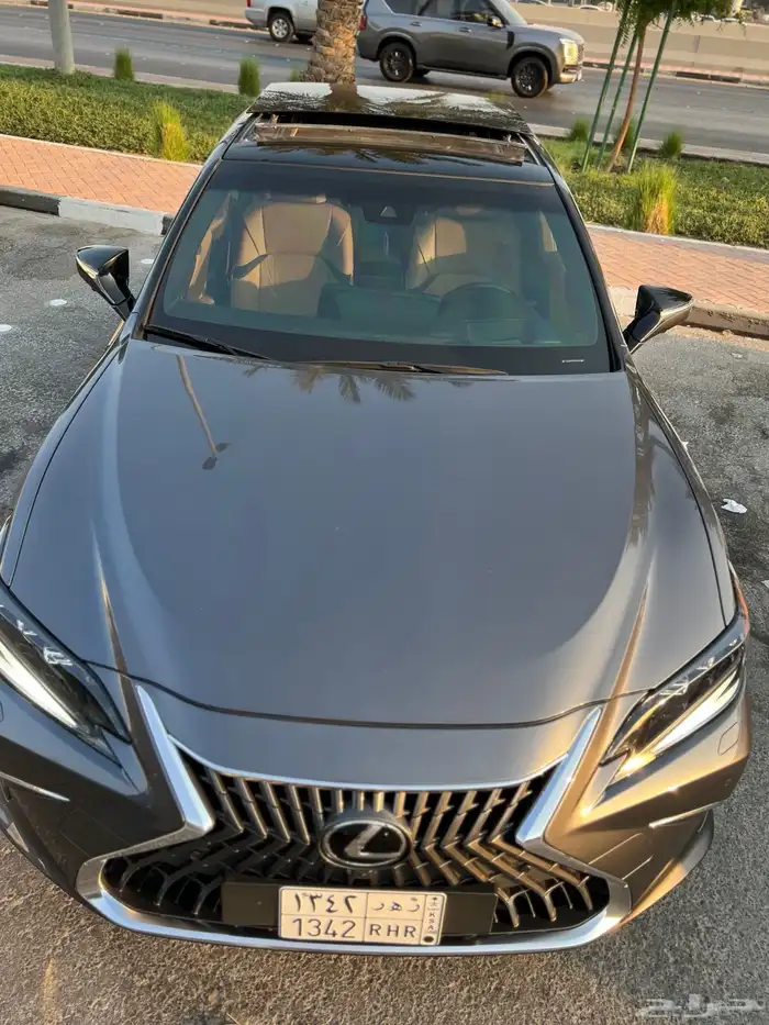 لكزس 2023 es350 فل كامل DD سعودي 2