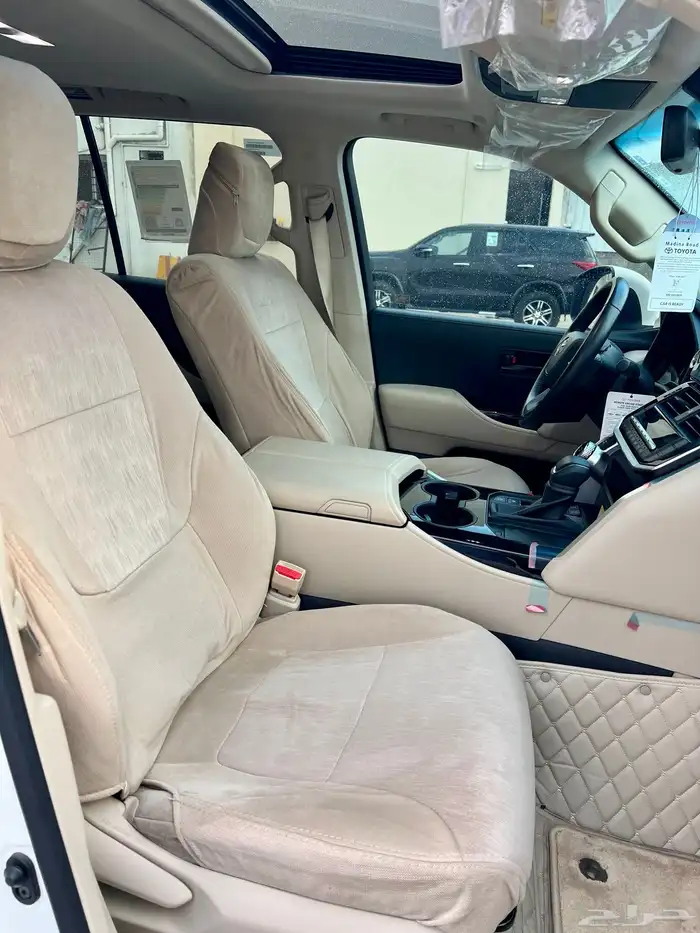 لاندكروزر 2023 مخزن دفعة أخيره سعودي GXR-L3 مشروط وكاله 24