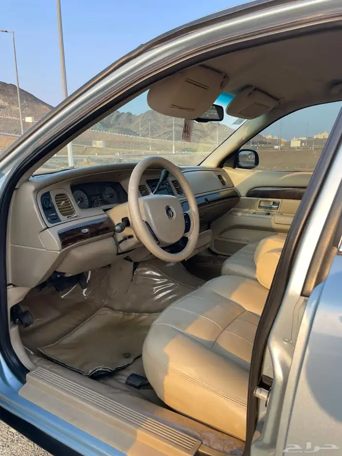 جراند ماركيز 2011 LS للبيع او البدل باكسبدشن فقط 19