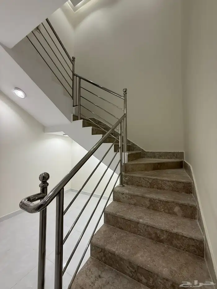 للبيع ارواف علويه وارواف ارضيه ببايكة سياره ف شمال الخميس 41