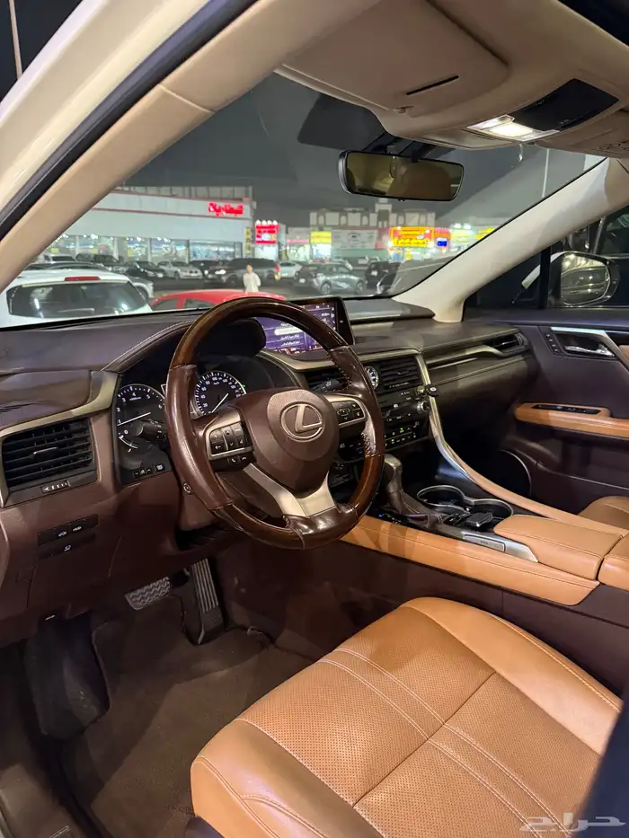 لكزس RX350 2017 ( الوكيل عبداللطيف جميل ) 3