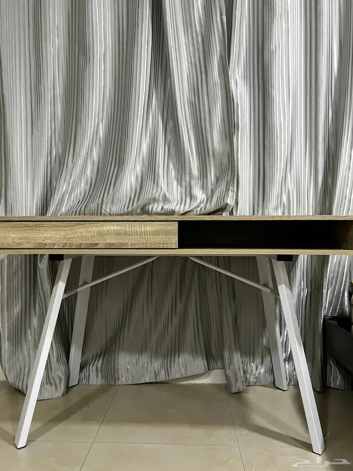 مكتب مع الكرسي 3