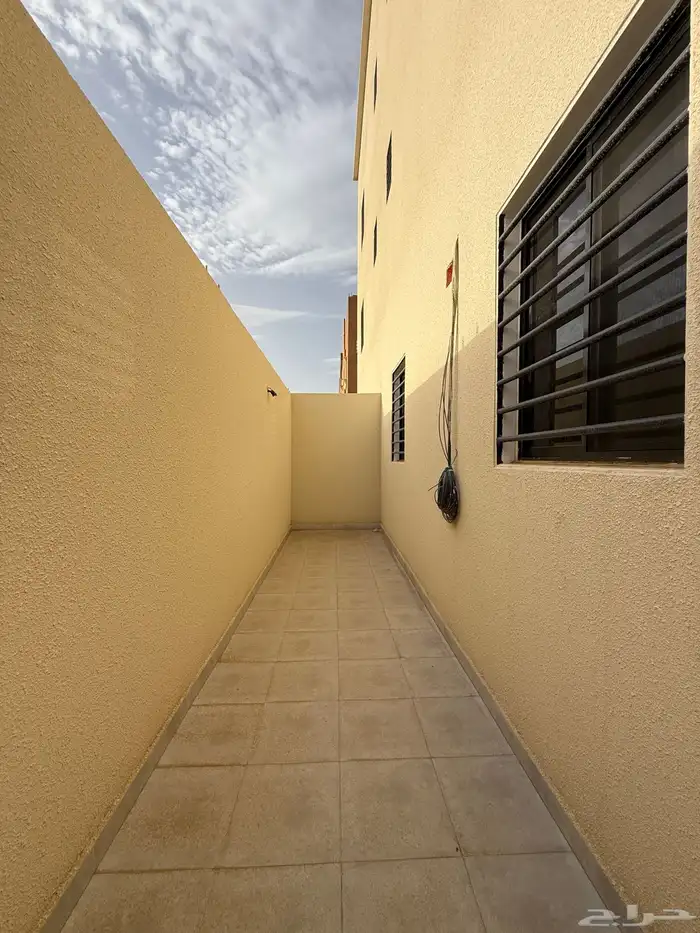 للبيع ارواف علويه وارواف ارضيه ببايكة سياره ف شمال الخميس 27