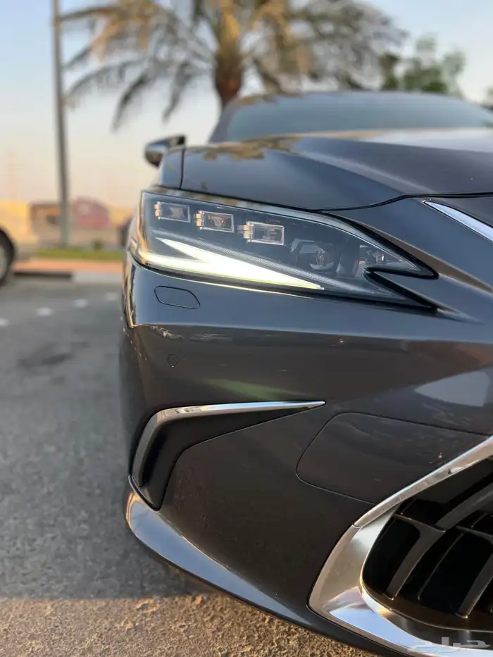 لكزس 2023 es350 فل كامل DD سعودي 3