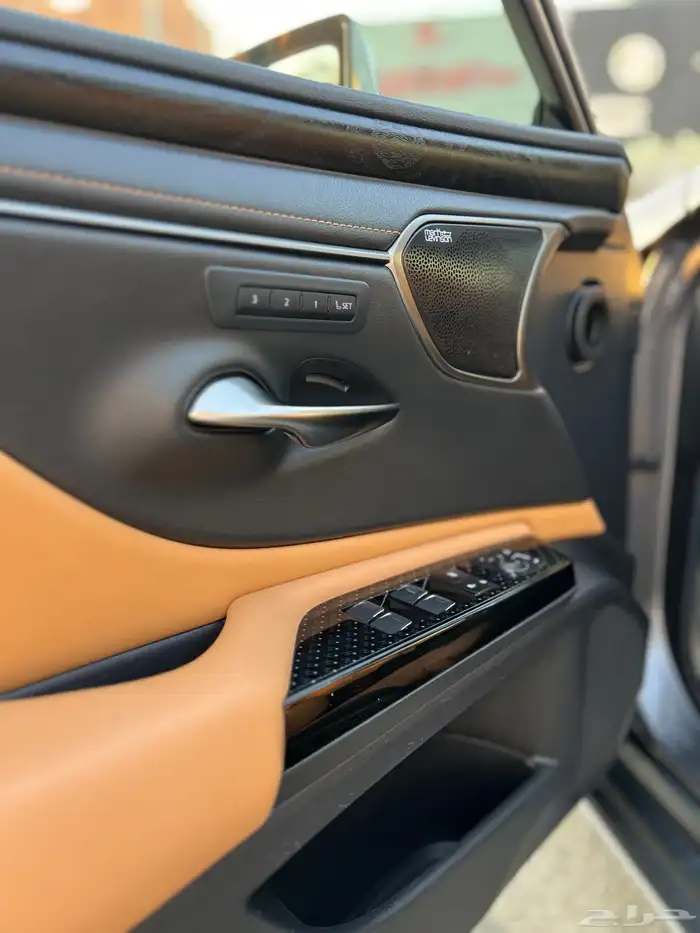 لكزس 2023 es350 فل كامل DD سعودي 10