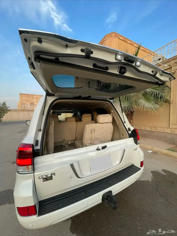 جيب لاند كروزر 2019 GXR سعودي 14