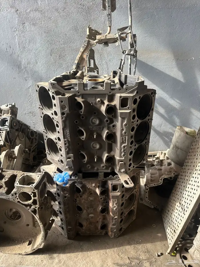 تشليح قطع غيار شاحنات مرسيدس اكتروس 4