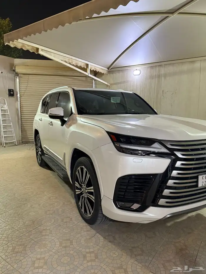 للبيع لكزس سعودي فل كامل 2023 0