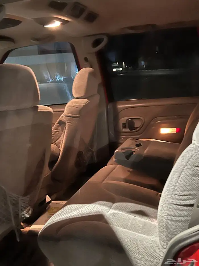 تاهو1999 ماشي230الف دبل 8سلندر 10