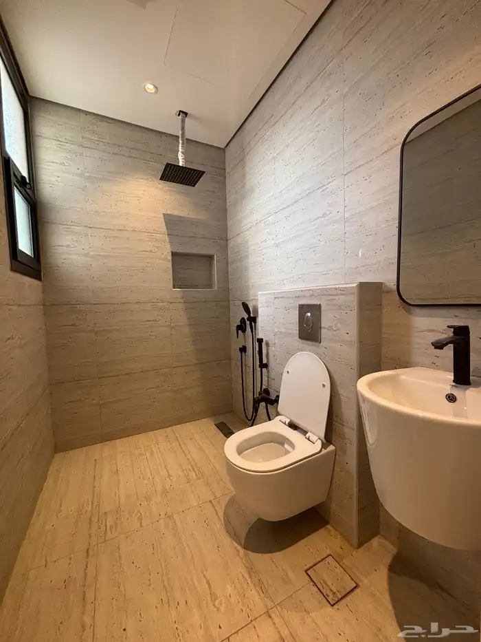 شقة فاخرة للايجار بحي النرجس 6