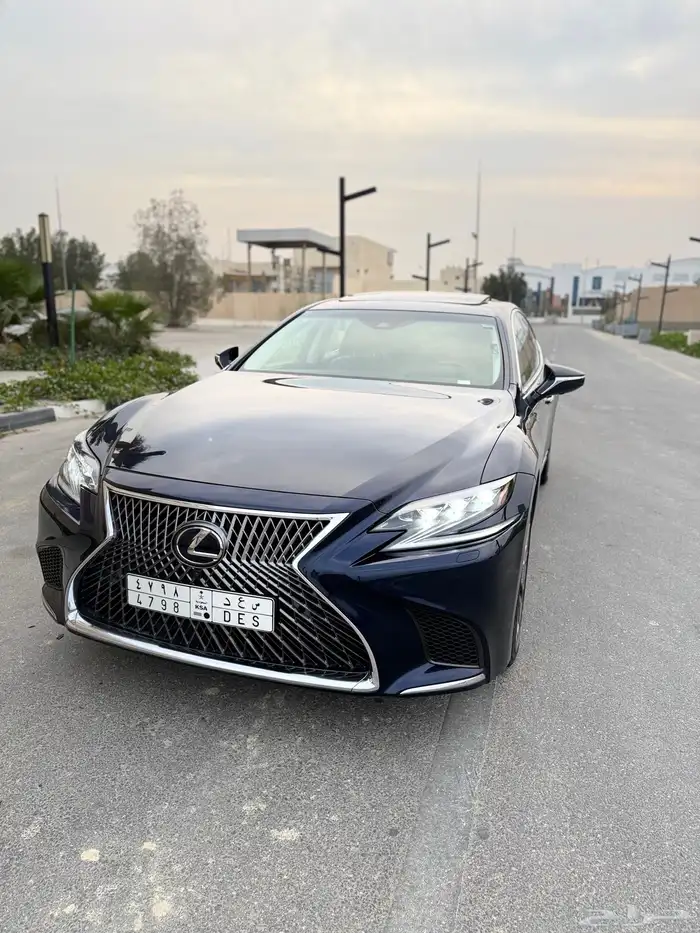 للبيع لكزس LS500h هايبرد ( مخزن ) سعودي اعلى افئه 4