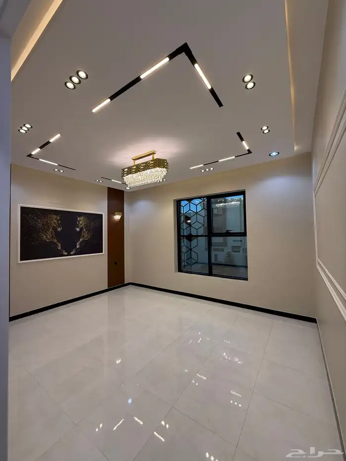 للبيع روف علوي بدرج خارجي بحى الموسى شرق الخميس 6