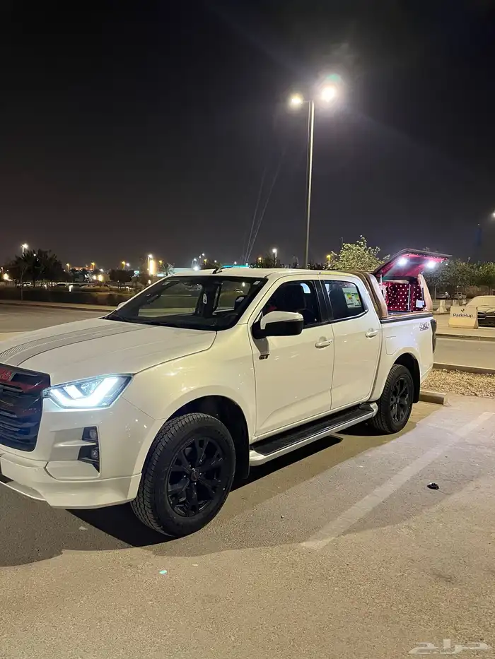 ايسوزو ديماكس2023 مالك اول.. للبيع 0