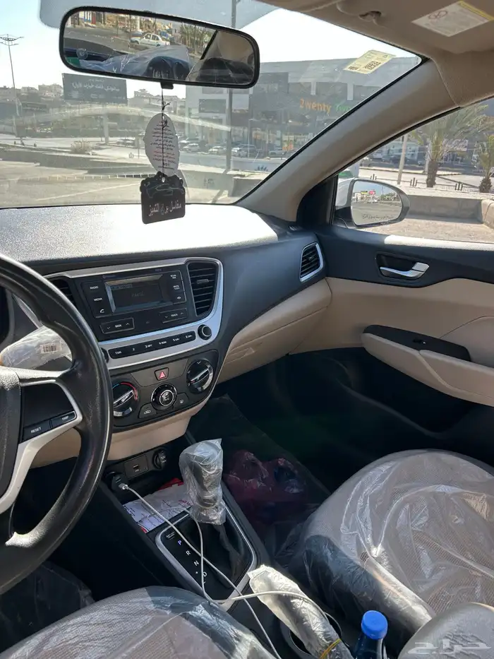 للبيع اكسنت 2022 16