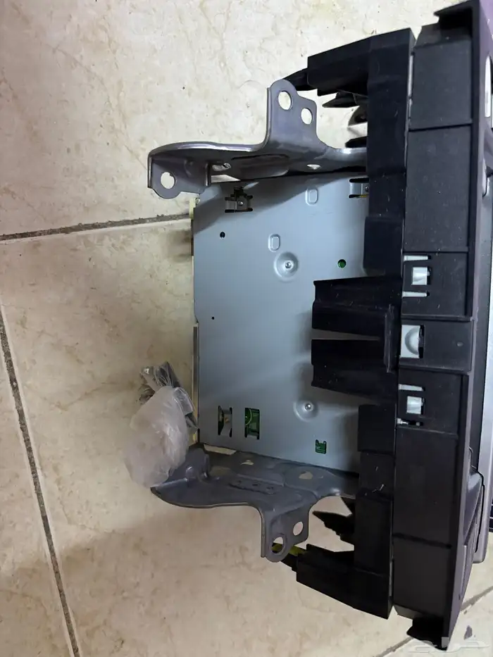 للبيع شاشة برادو موديل 2014 1