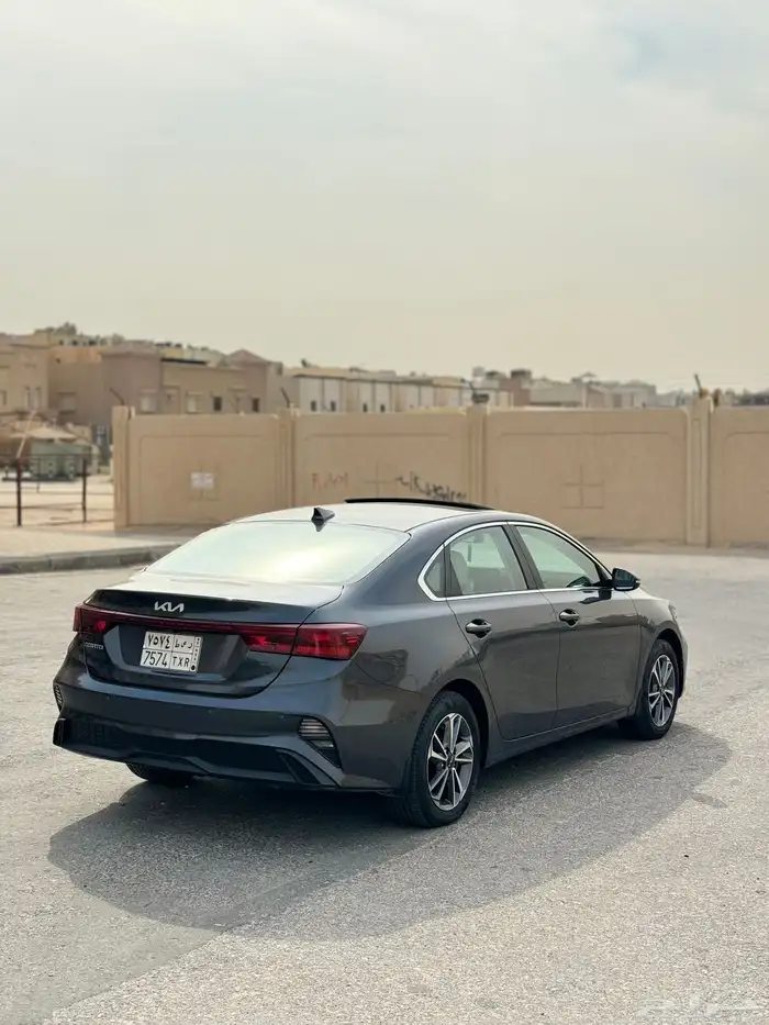 كيا سيراتو 2023 نص فل 3