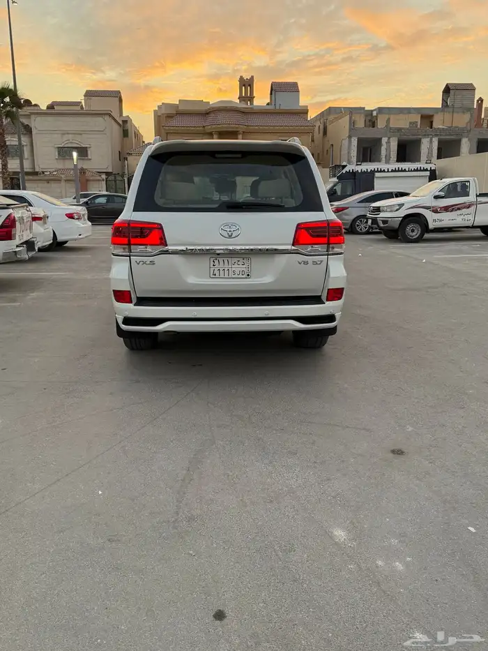 لاندكروزر Gxr 2017 1