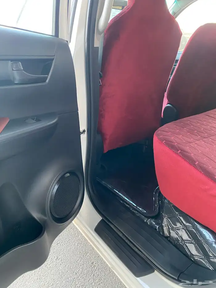 تويوتا هايلوكس ديزل قير عادي دبل 2025 9