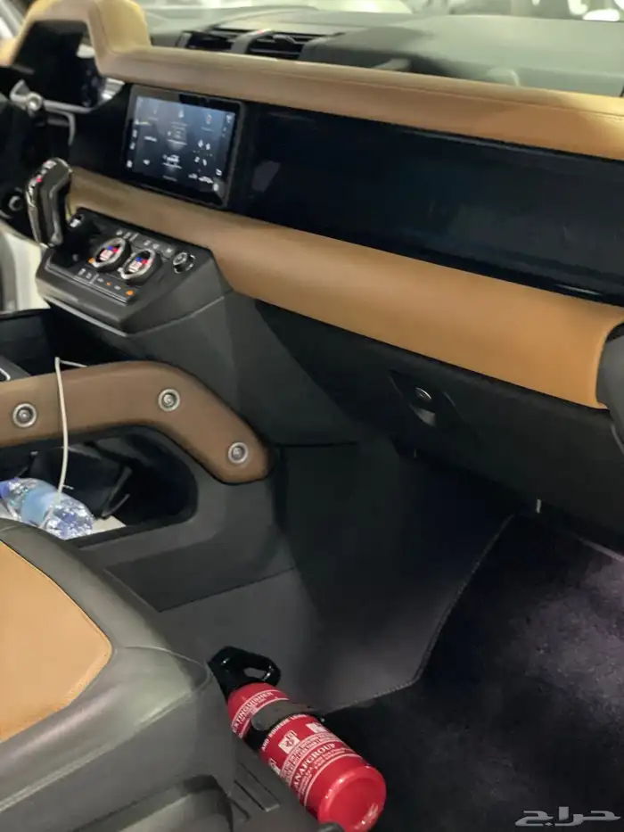 لاندروفر ديفندر X110 خليجي 2021 شبه جديد 26