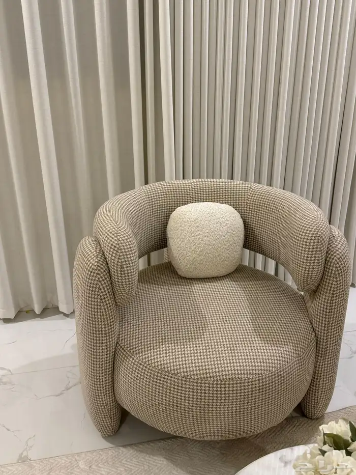 كنب للبيع مستخدم لمدة خمس شهور فقط 1