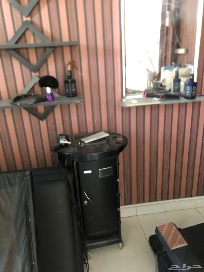 اغراض صالون حلاقه بحاله ممتازه 1