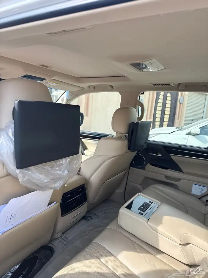 جيب لكزس 2021 9