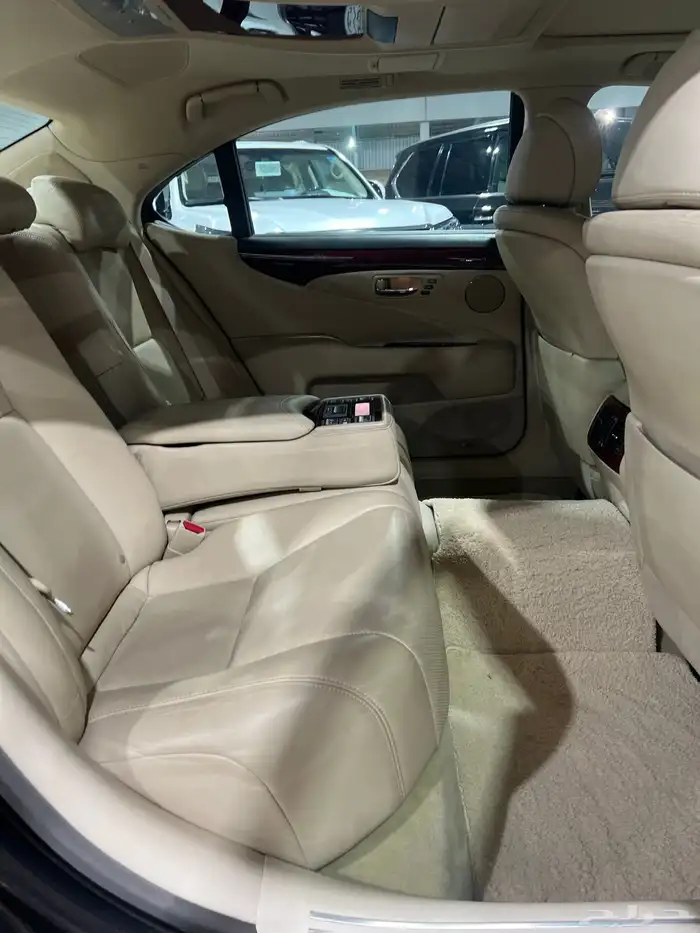 لكزس LS 460 L 2010 9