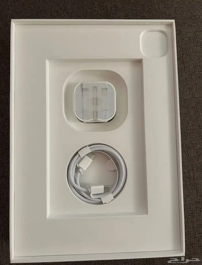 آيباد برو (2024) M4 شريحه و واي فاي شبه جديد للبيع مستعجل 4