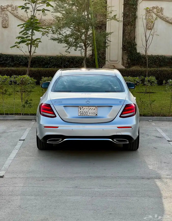 مرسيدس E-Class شبه جديدة للبيع 5