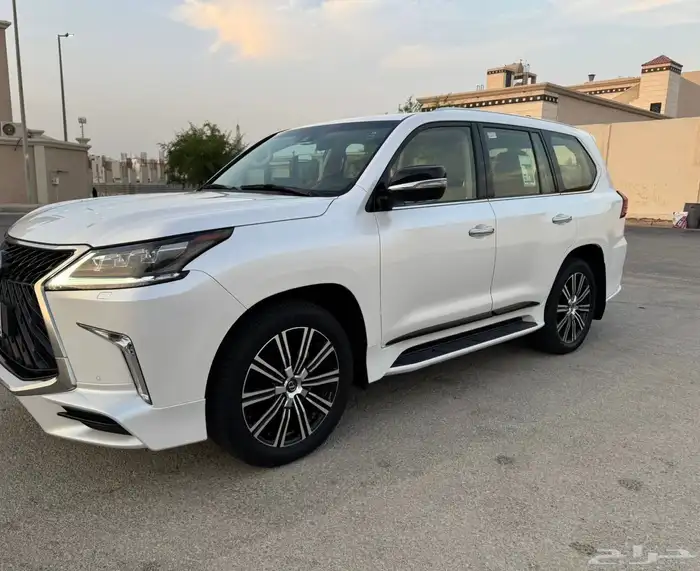 لكزس 2020 LX - نظيف جدا  ممشى قليل 2