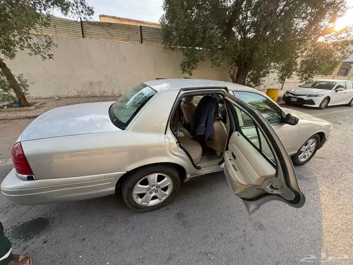 للبيع فورد 2009 4