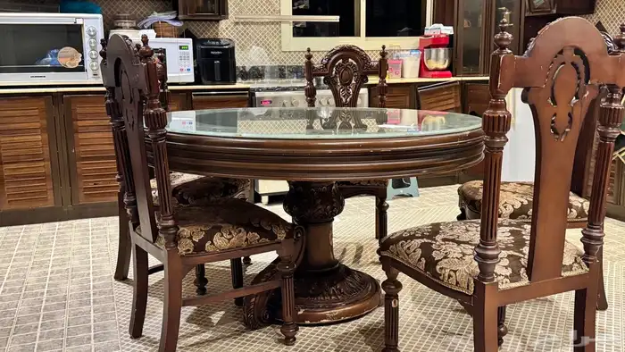 طاولة طعام 0