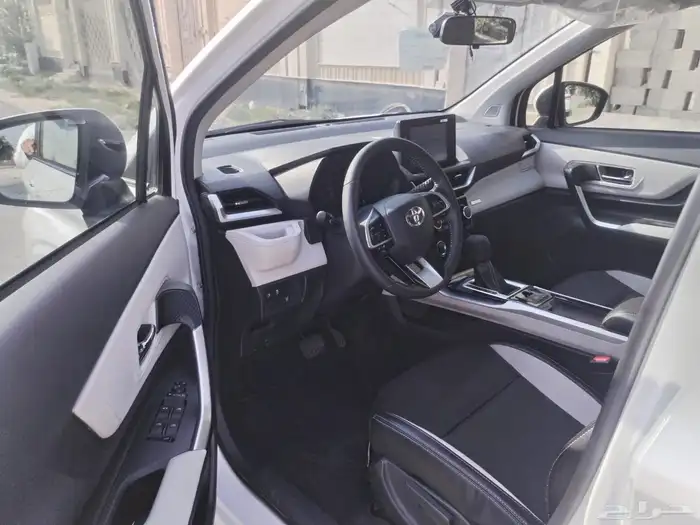 تويوتا فيلوز 2024 فل كامل 13