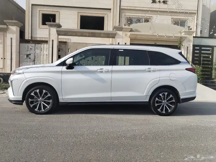 تويوتا فيلوز 2024 فل كامل 8