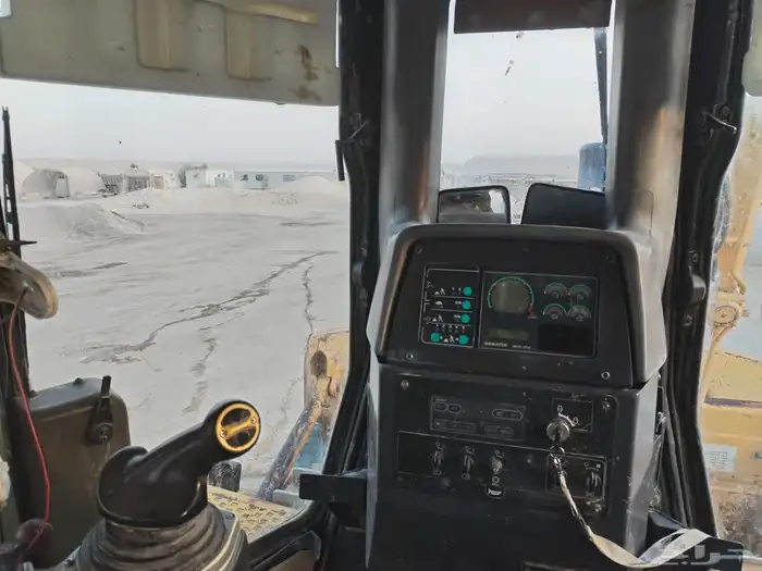 بلدوزر كوماتسو 275 للبيع 4