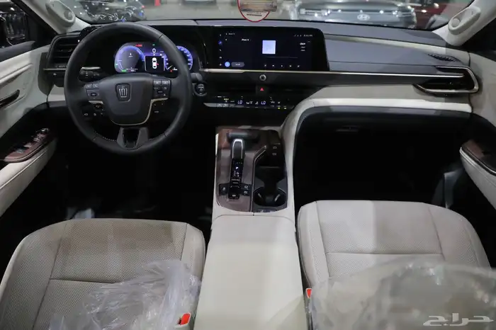 تويوتا كروان بريميوم  2025 شبه الجديد 16